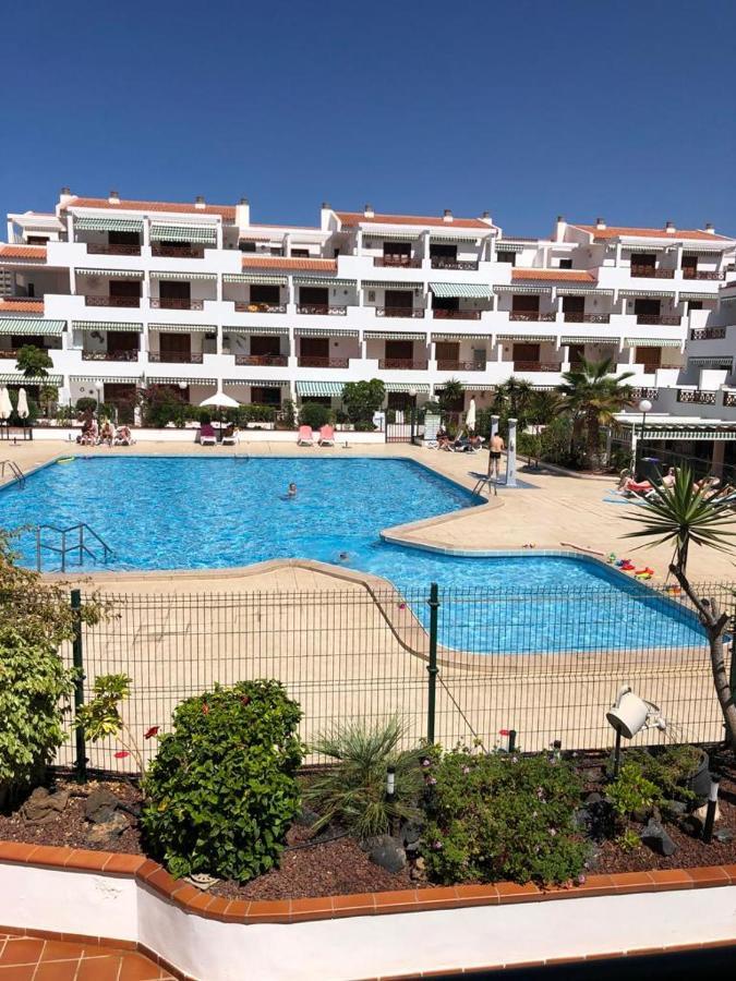 Apartamento De 1 Dormitorio En Victoria Court 2 Los Cristianos. Los Cristianos  Luaran gambar