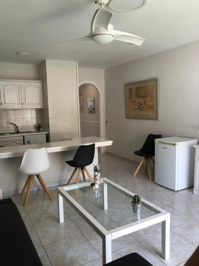 Apartamento De 1 Dormitorio En Victoria Court 2 Los Cristianos. Los Cristianos  Luaran gambar